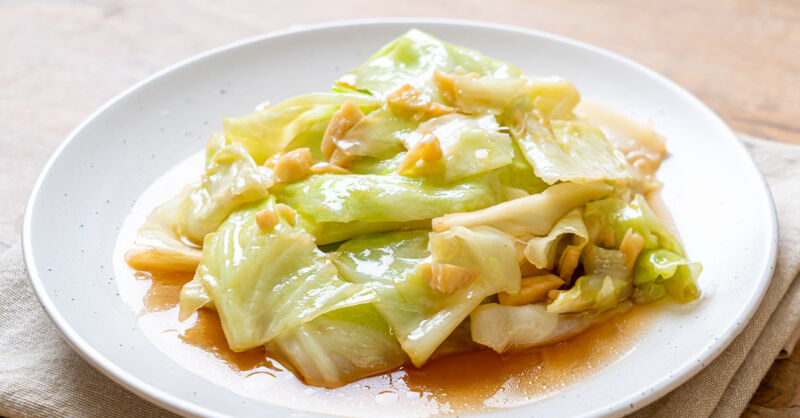 高麗菜19元一顆！這招炒出熱炒店級爽脆鮮甜高麗菜